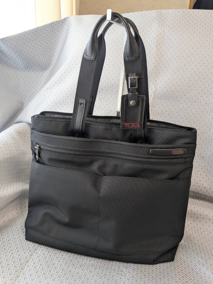 Yahoo!オークション -「tumi コンパニオントート」(ファッション) の