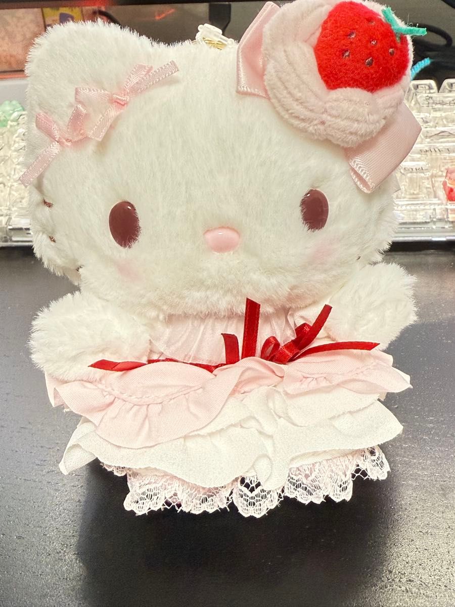 新品未開封】サンリオ いちごホイップケーキシリーズ ぬいぐるみ