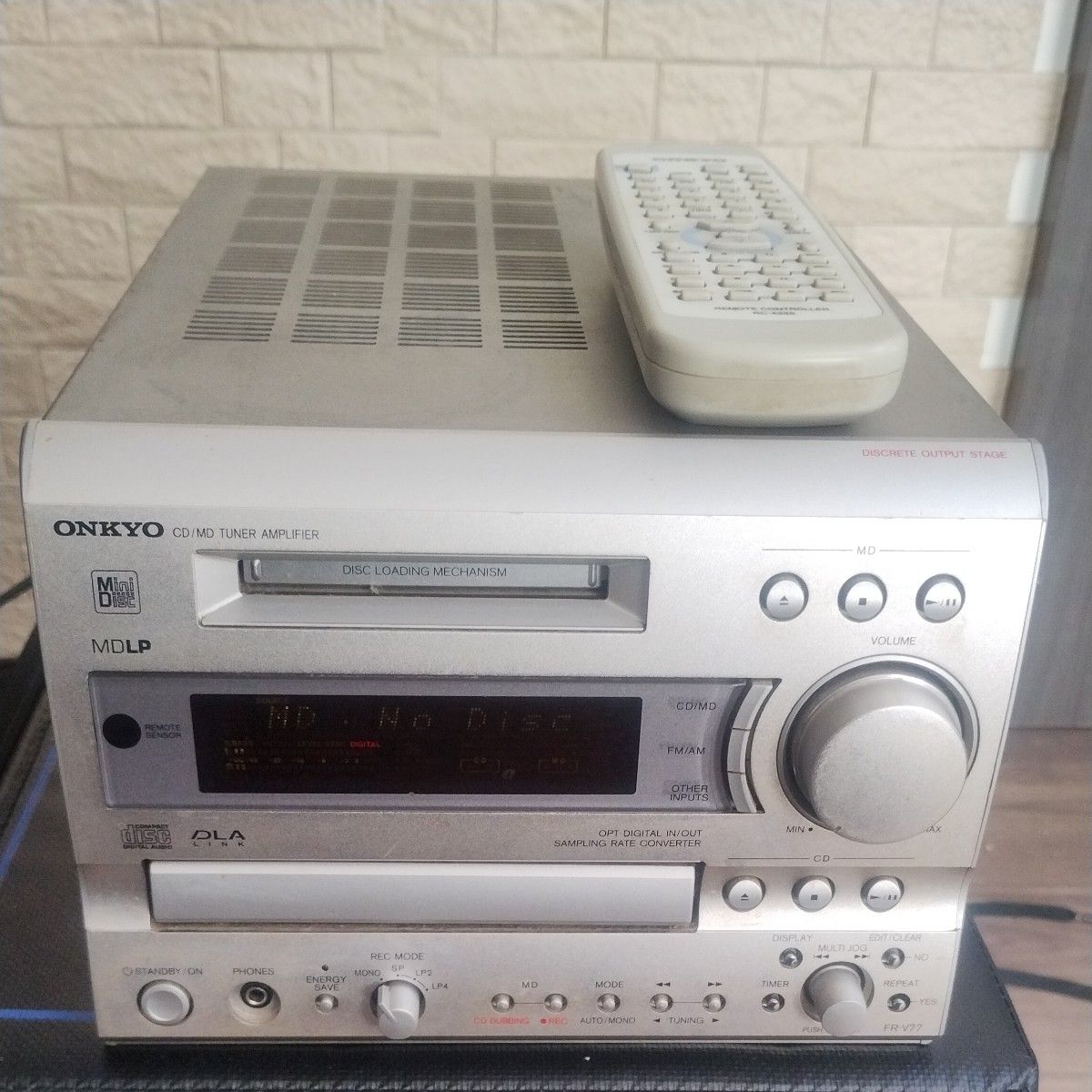 ONKYO CD RECIEBER CR-D1 ミニコンポ CDデッキ・AM/FM搭載 オンキョー