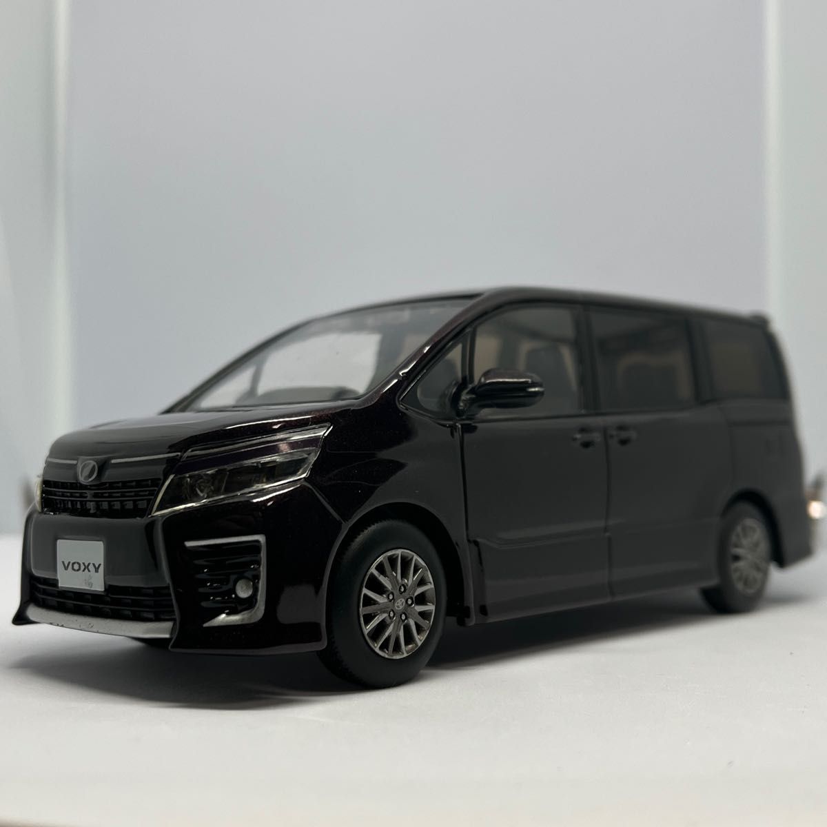 トヨタ80系前期ヴォクシーZS カラーサンプルミニカー｜Yahoo!フリマ