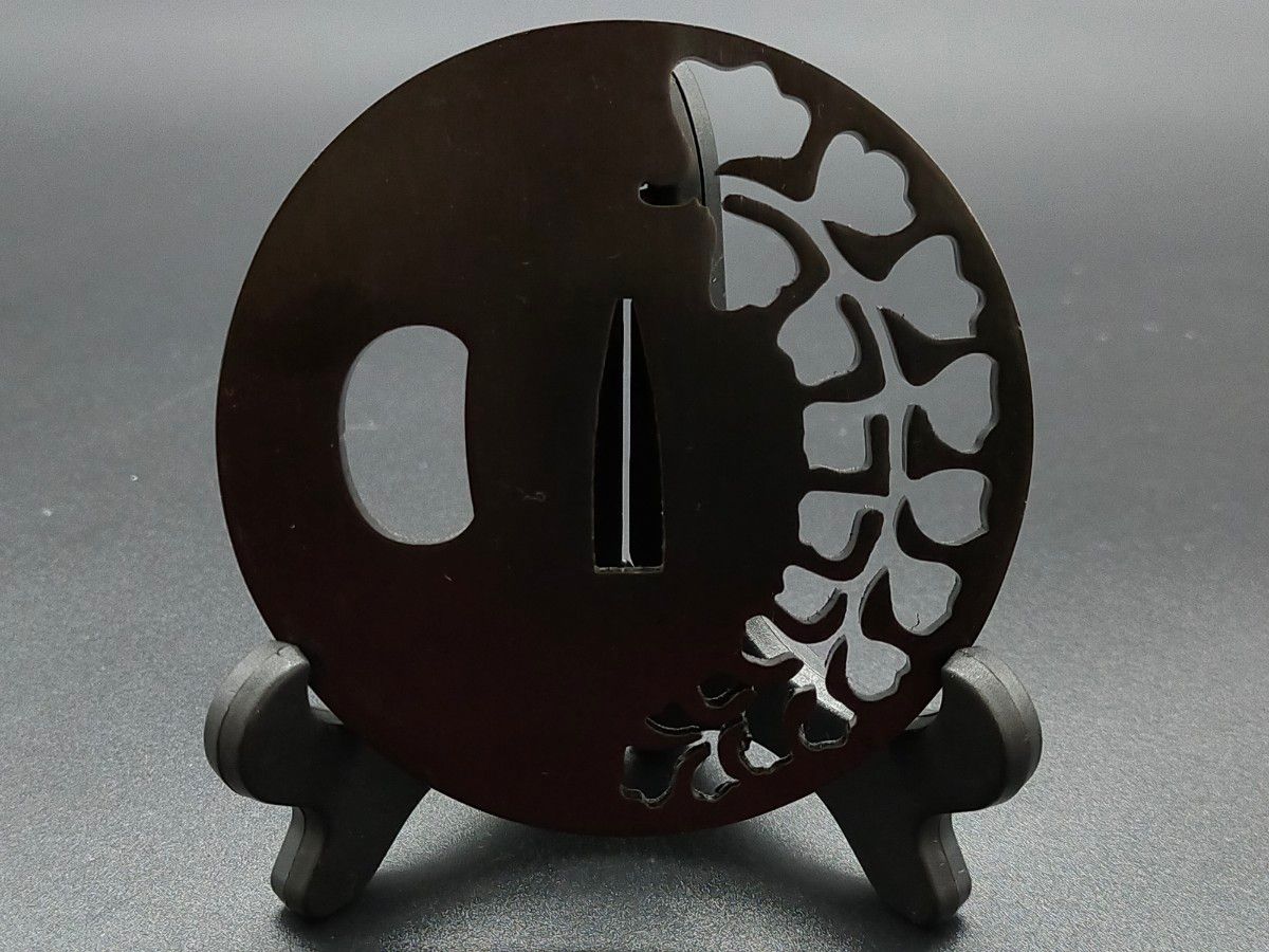 刀鍔 藤の花図 鉄製 黒色塗装 居合道 日本刀装具 鍔 つば 刀鐔 鐔 刀の