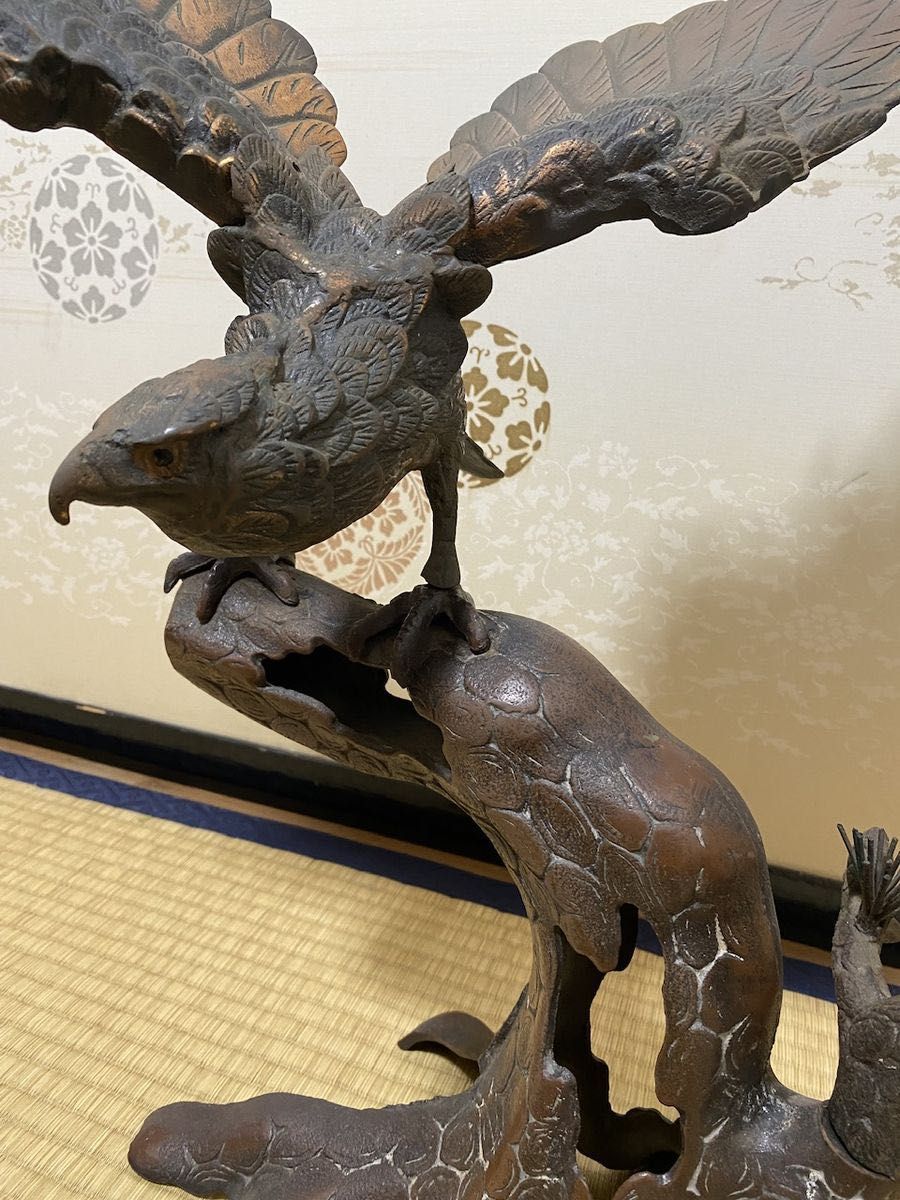出世鷹 鷲 タカ 縁起物 置物 オブジェ インテリア 金属製 鉄製 金属
