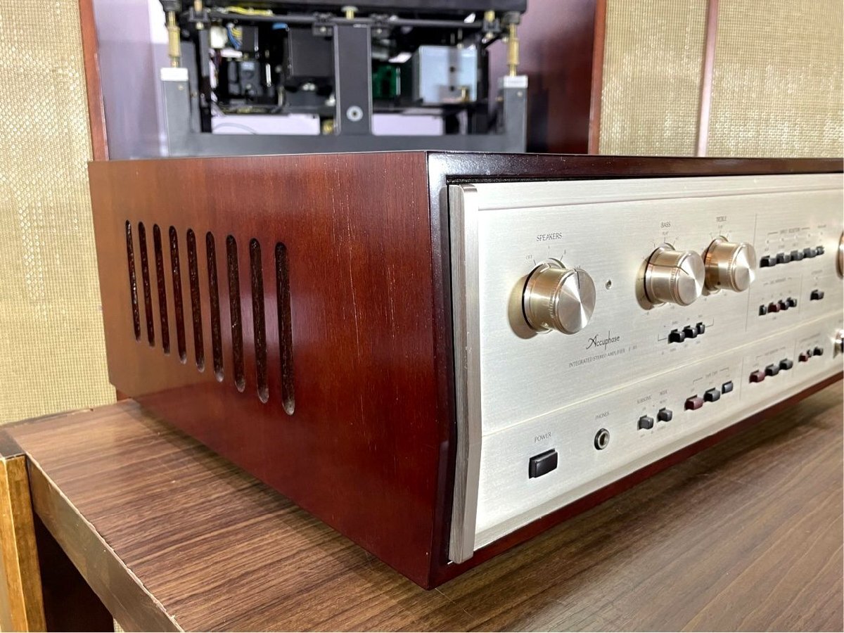 良品プリメインアンプAccuphase E-301 取説/電源ケーブル付属Audio