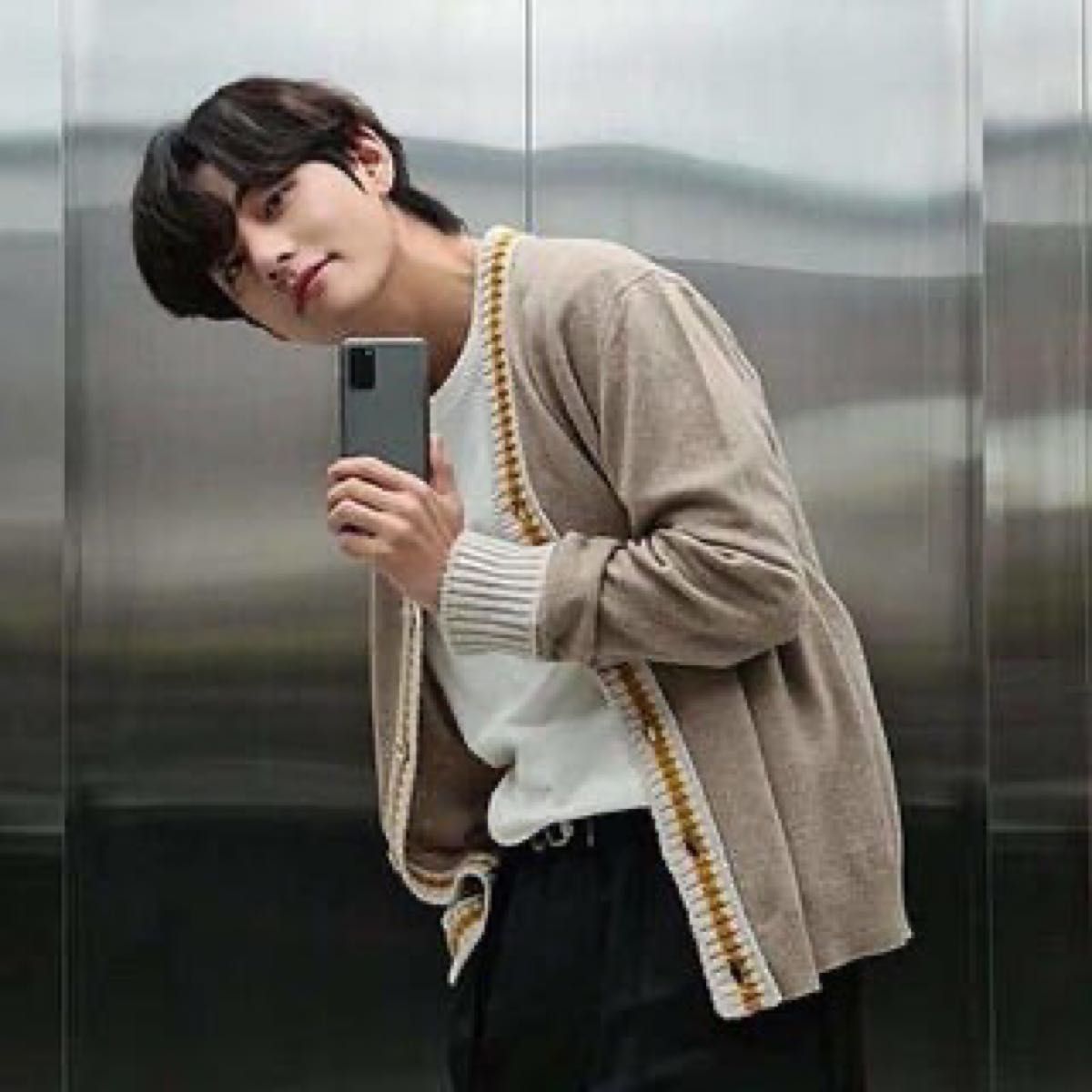 希少レア】 BTS テテ着用 MARNI マルニ Contrast Detail Cardigan