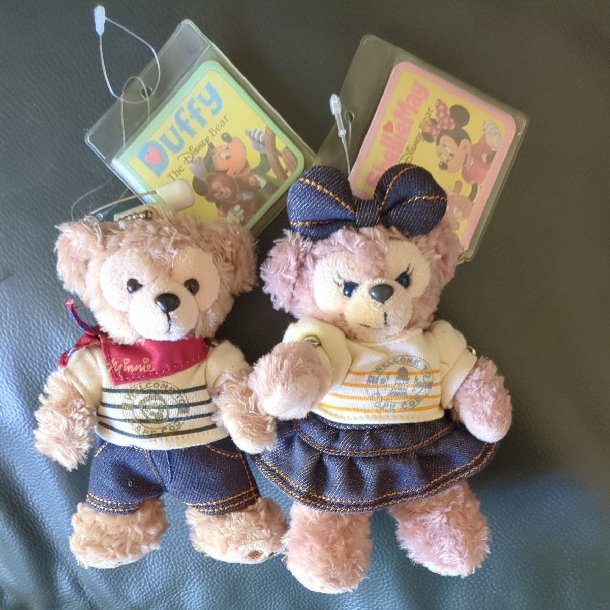 ダッフィー&シェリーメイ デニム コスチューム ぬいぐるみバッジ