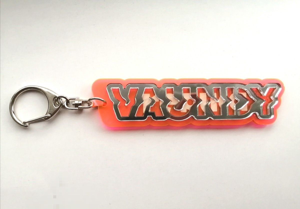 VAUNDY ロゴキーチェーン キーホルダー アクリルキーホルダー replica