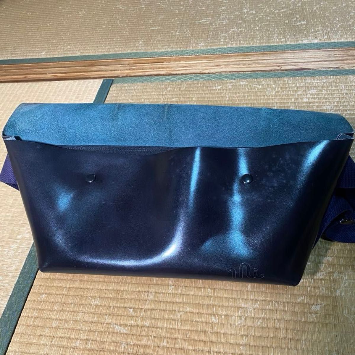 Uni&co ユニアンドコー メッセンジャーバッグ Mサイズ ネイビー 本革