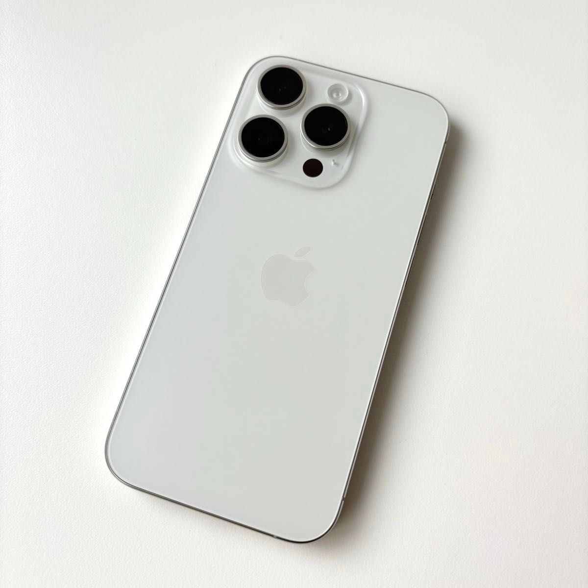 美品】iPhone 15 Pro ホワイトチタニウム 1TB SIMフリー おまけ付き