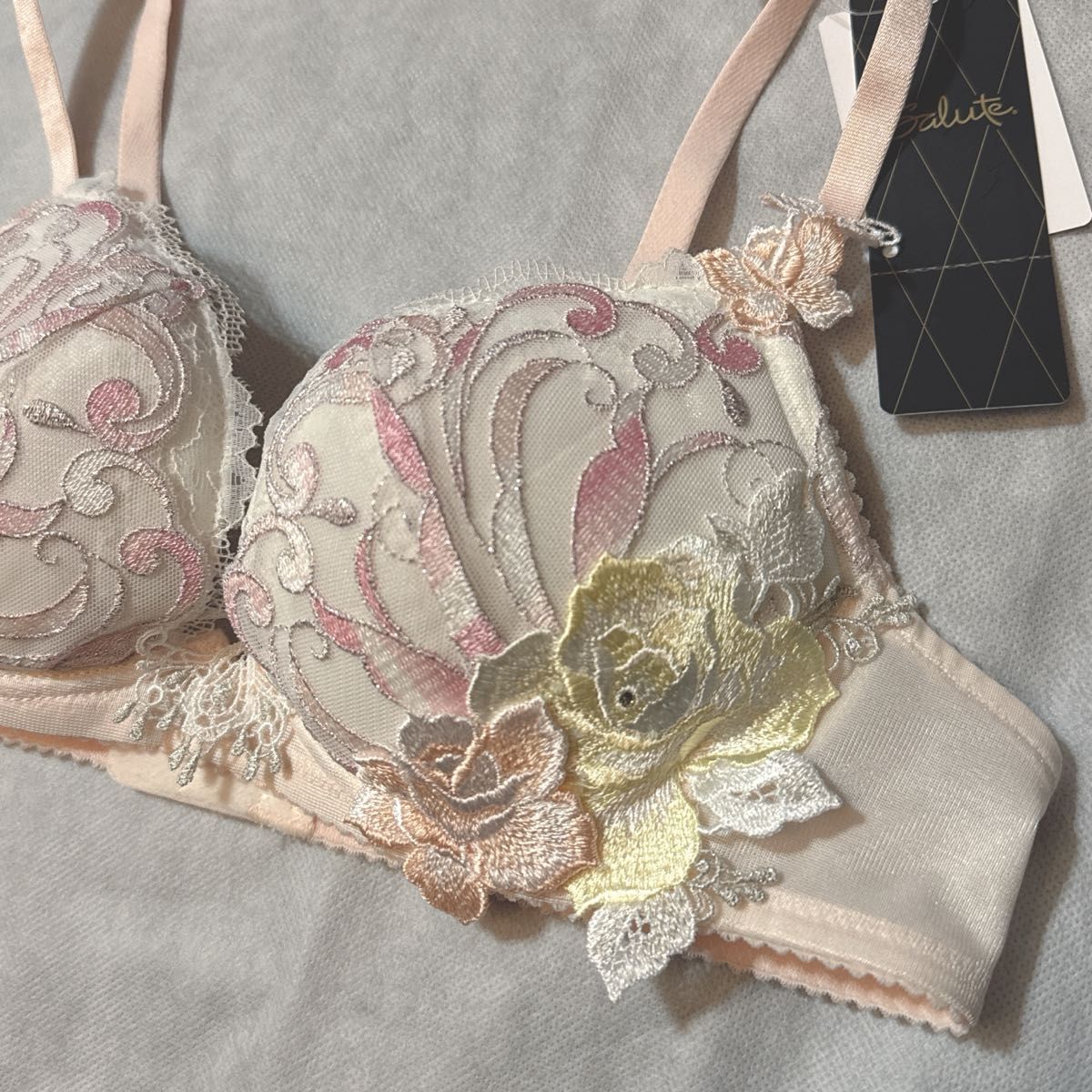 ワコール サルート 66G フロントエックス＋ブラ＆ショーツ C75 新品