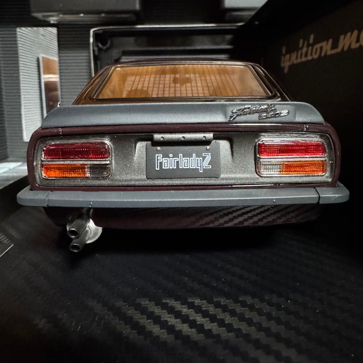 新品未展示品 イグニッションモデル 1/18 日産フェアレディ240ZG