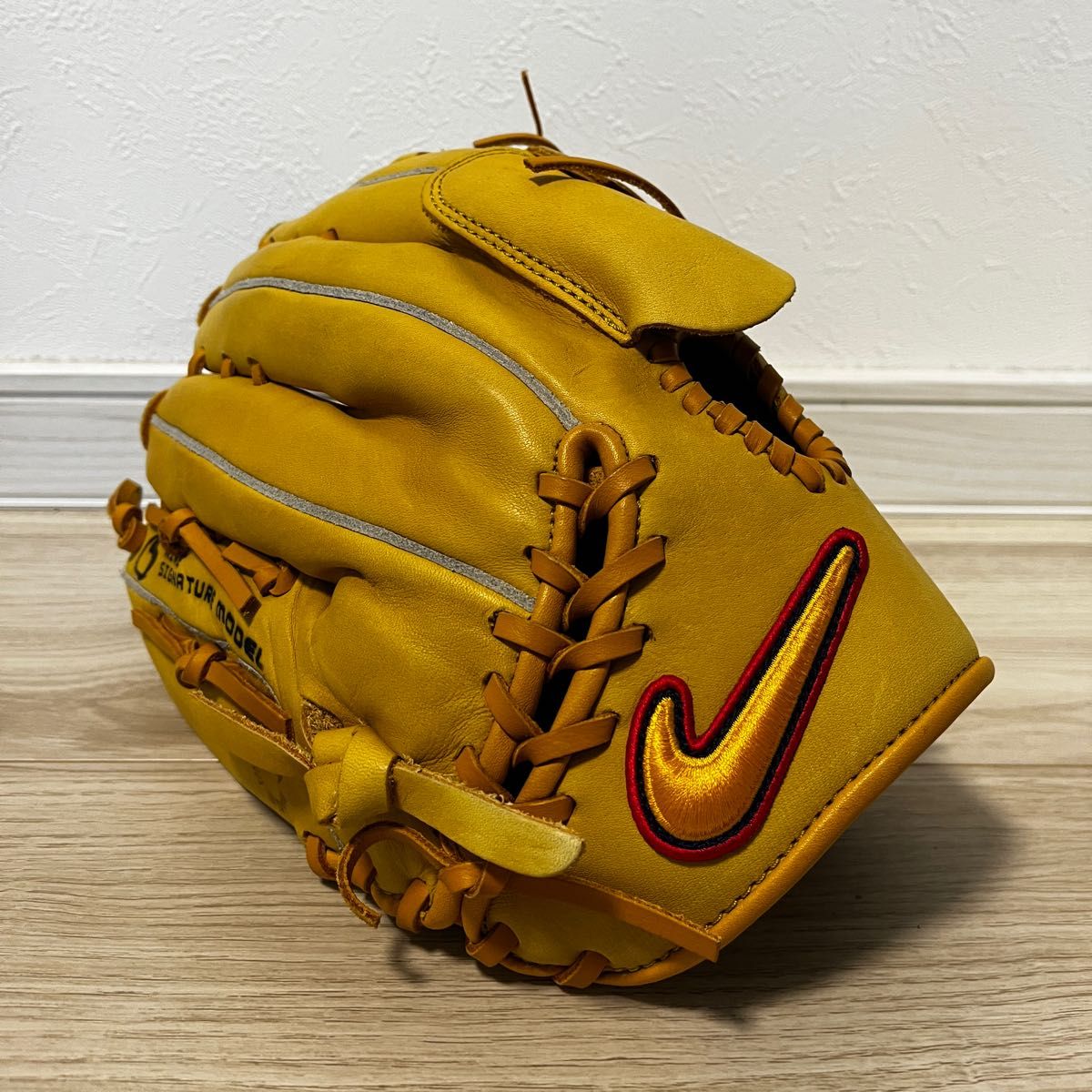 Nike 軟式グローブ イエロー Signature Model シグネチャー Nike 軟式