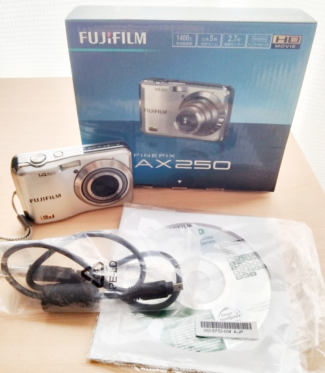 動作確認済 FUJIFILM FinePix AX250 2010年発売 デジカメ 単三電池