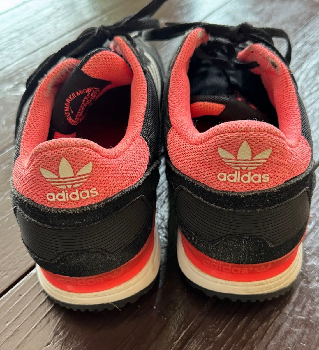 adidas ZX 700 スニーカー 黒×白×ピンク 26 5cm【美品】｜Yahoo!フリマ
