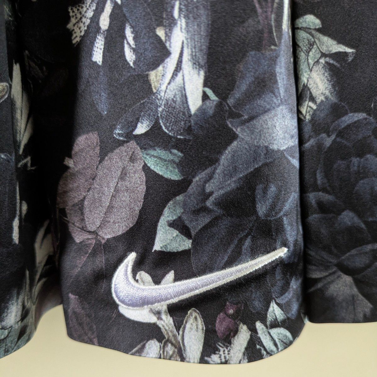 NIKE ナイキ テニス ウェア スコート Мサイズ 中古美品 黒 花柄｜Yahoo