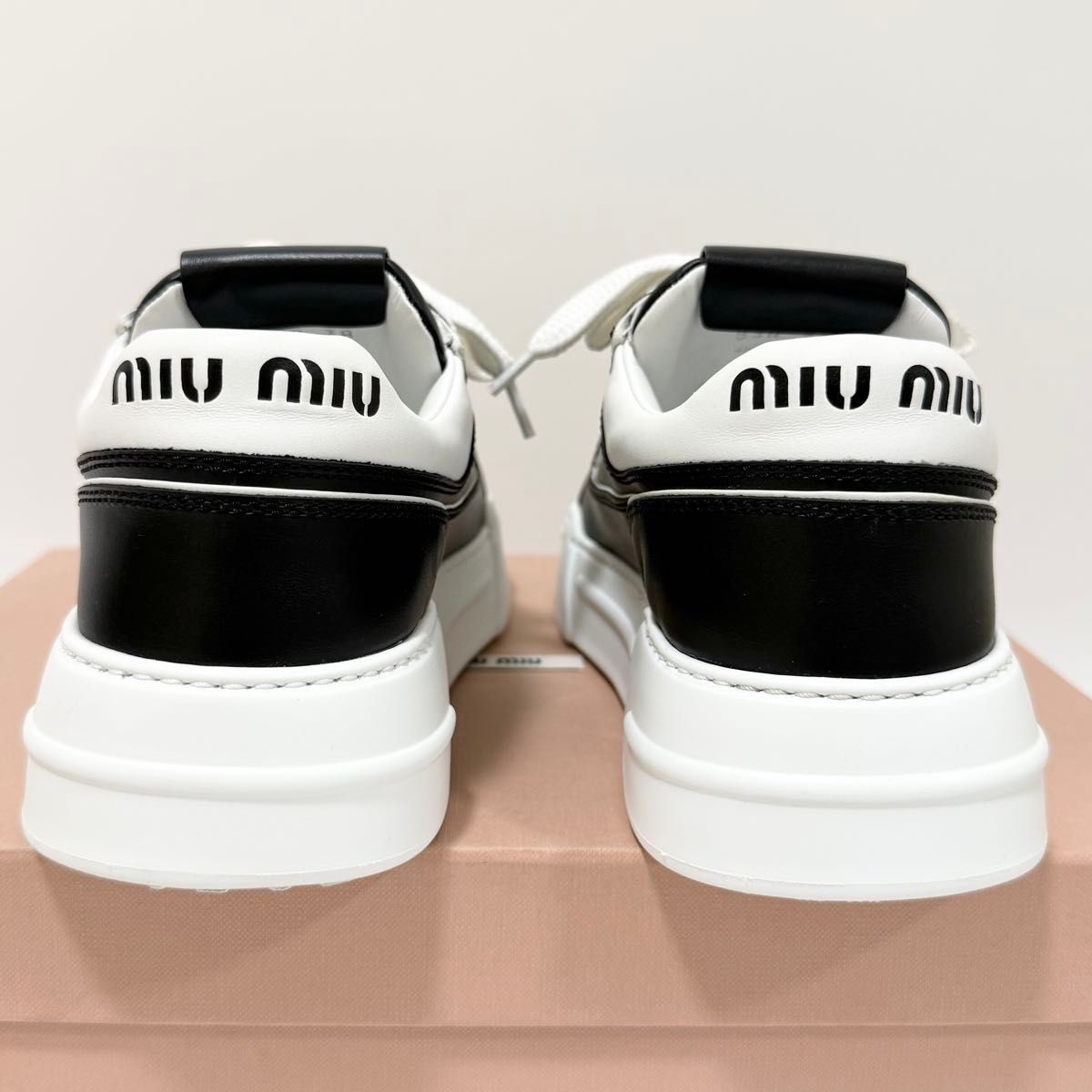 MIU MIU ミュウミュウ 厚底スニーカー 38 黒×白 ロゴ 靴箱タグ付