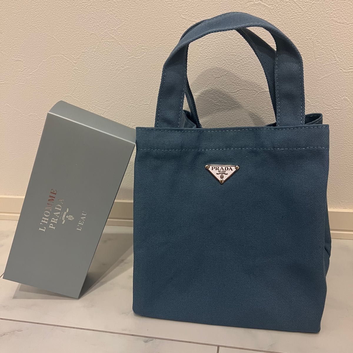 PRADA ノベルティトートバッグ 三角プレート｜Yahoo!フリマ（旧PayPay