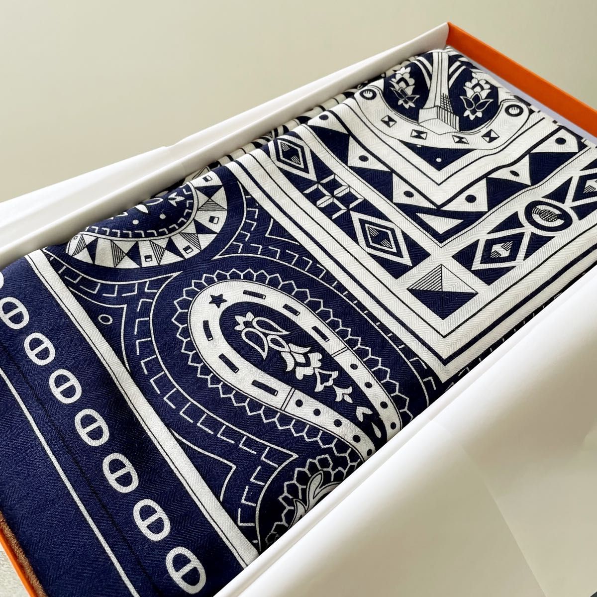 HERMES カシミヤシルク シュヴァル・ドゥ・クール・バンダナ 新品