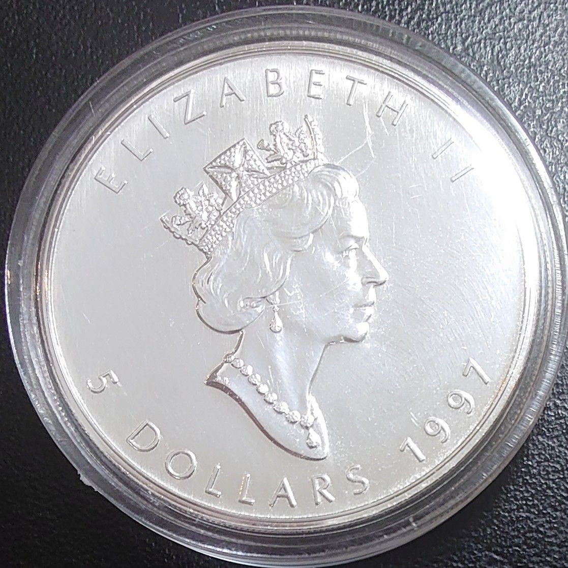 1997年 カナダ銀貨 5ドル メイプルリーフ1オンス銀貨 エリザベス第三