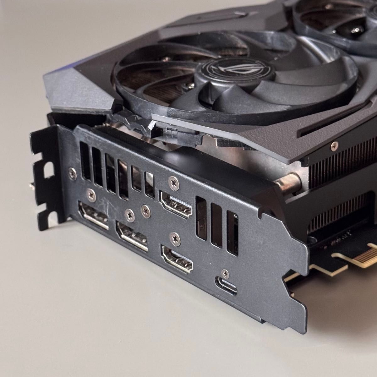 動作確認済】ASUS ROG STRIX RTX 2080 Super グラフィックスボード