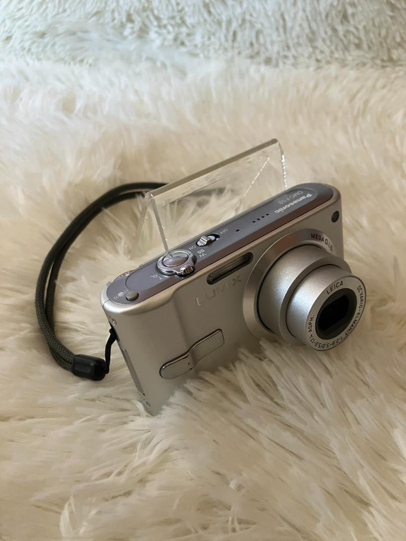 動作確認済】Panasonic LUMIX DMC-FS2 シルバー 簡易動作確認済