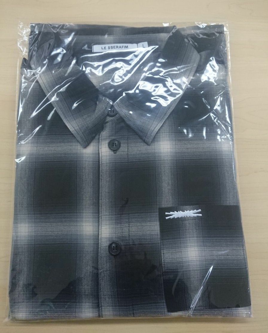 新品 LE SSERAFIM ルセラフィム EASY CRAZY HOT JAPAN SHIRT チェック