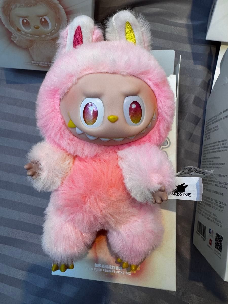 ラブブ 正規品 popmart 三色 一つ3980円の値段 ラブブ Energy ポップ