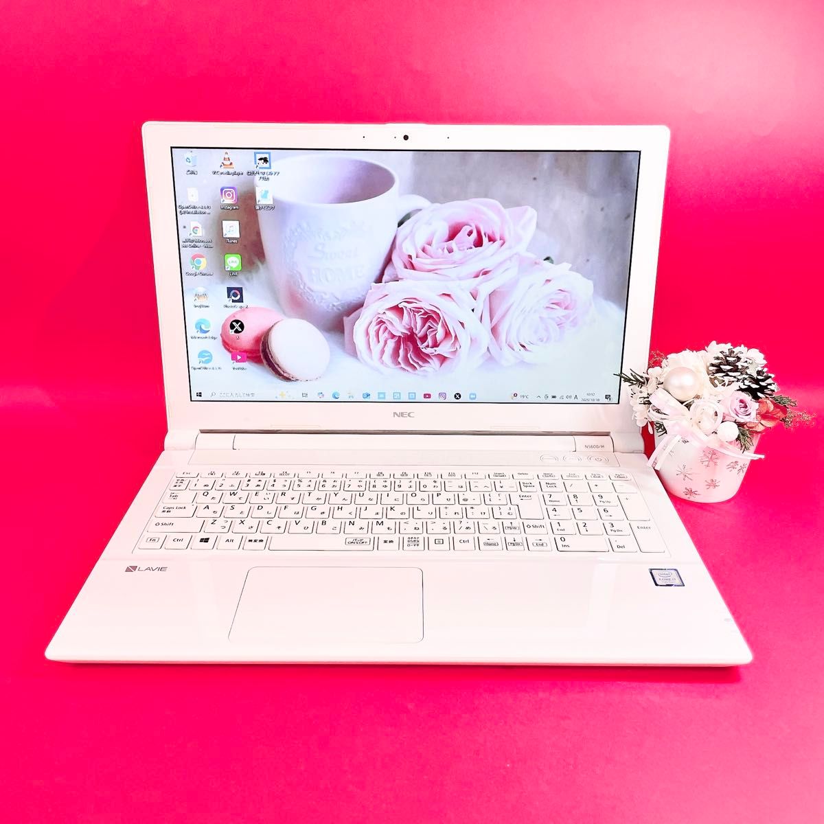 美品 高性能Corei7 メモリ16GB 薄型ノートパソコン おしゃれ白