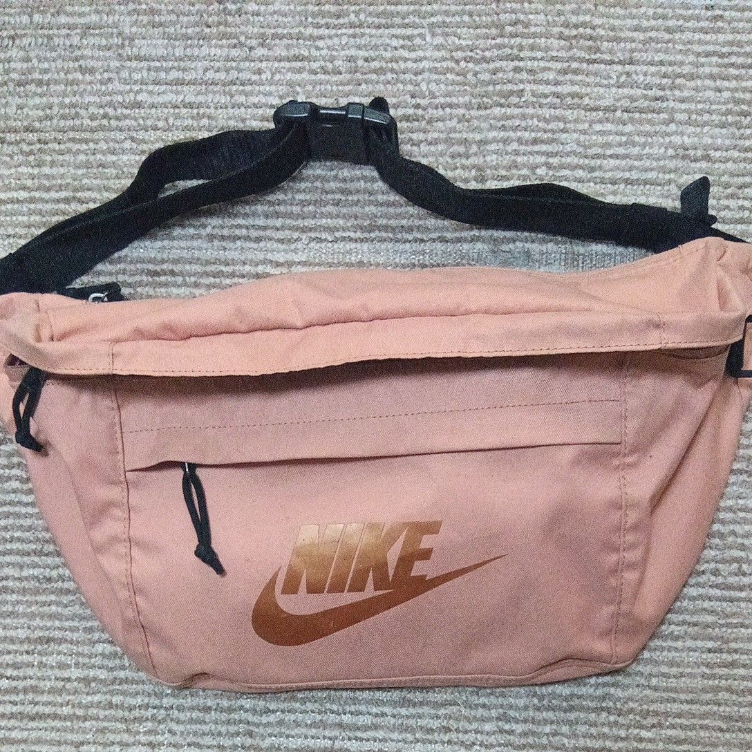 NIKE ボディバッグ ナイキ ウエストバッグ ショルダーバッグ ピンク