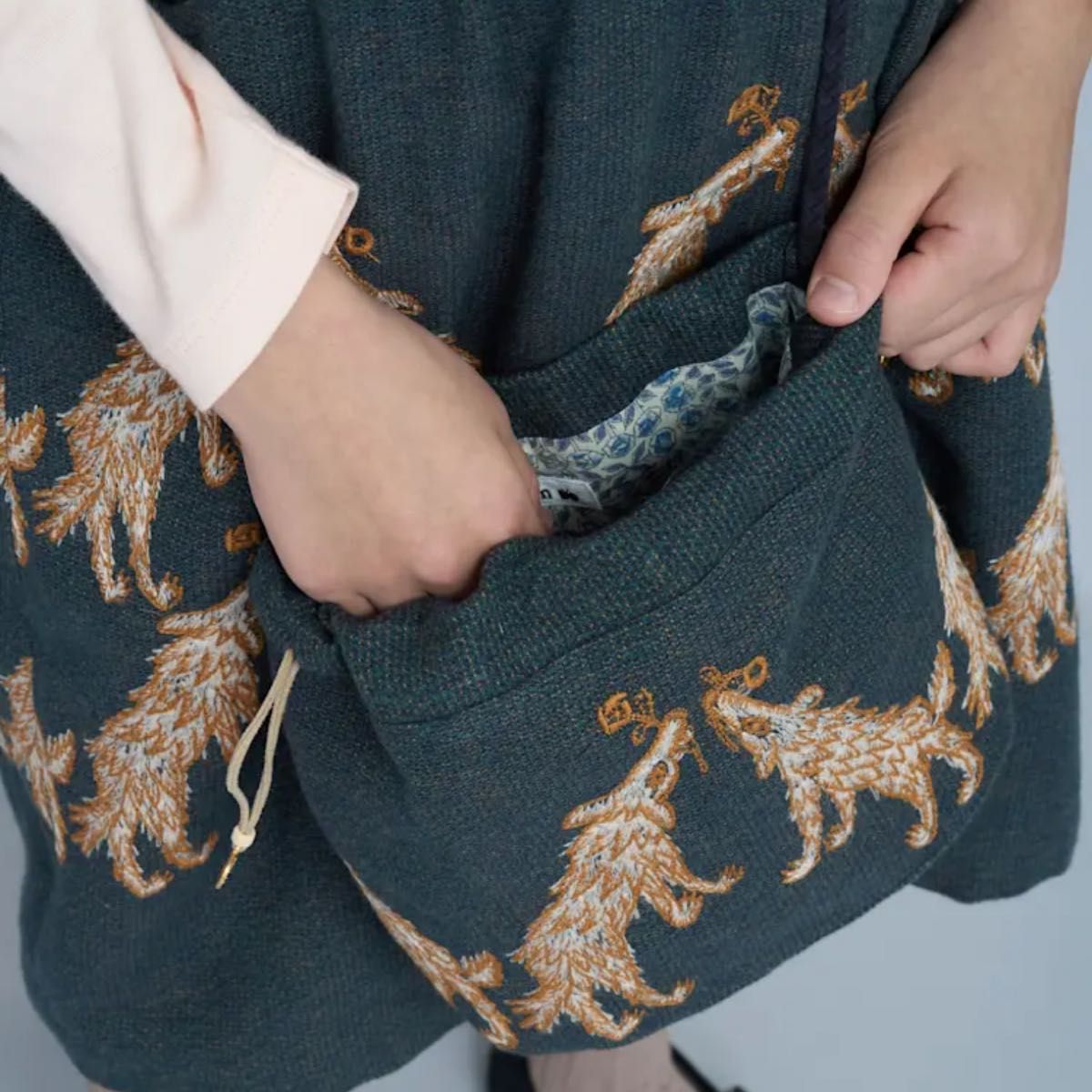 完売品》ミナペルホネン wolf & flower ポシェット新品未使用｜Yahoo