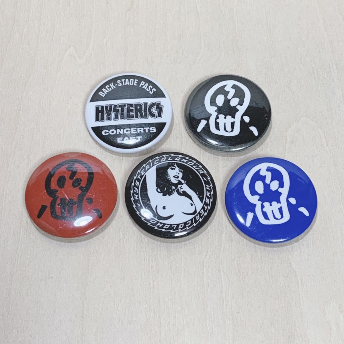 ヒステリックグラマー 缶バッジ HYSTERIC GLAMOUR 缶バッチ グッズ