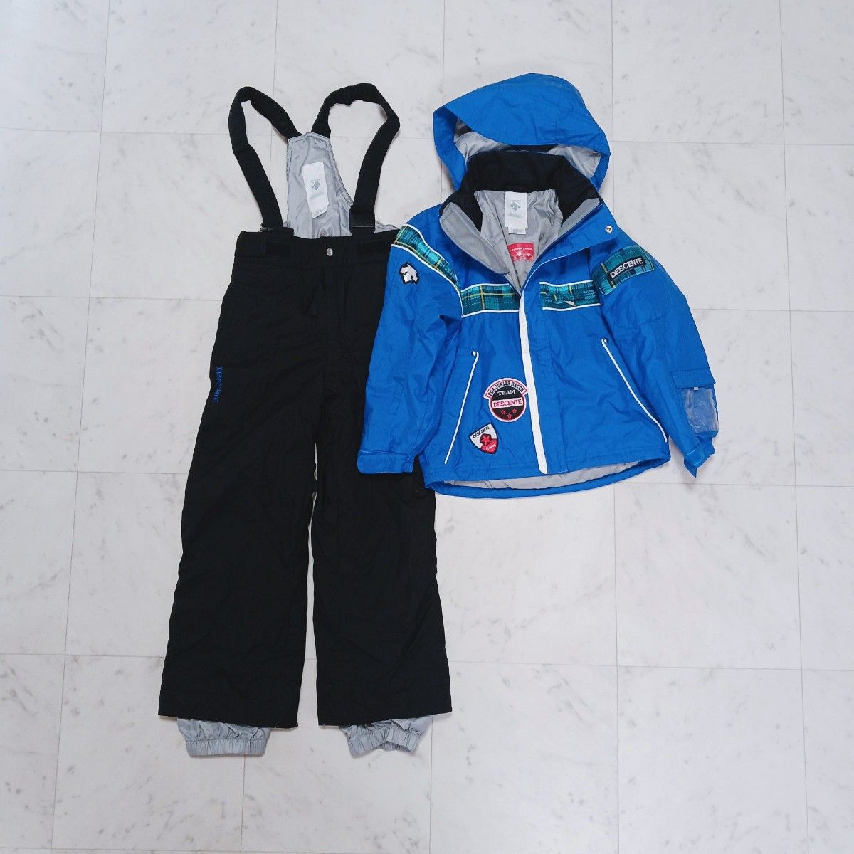 DESCENTE スキーウェア 130 スノボ 上下 ロゴ ワッペン デサント