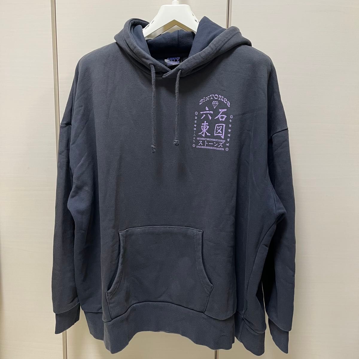 大人気 SixTONES Feel da CITYパーカー（中古品）すとーんずパーカー