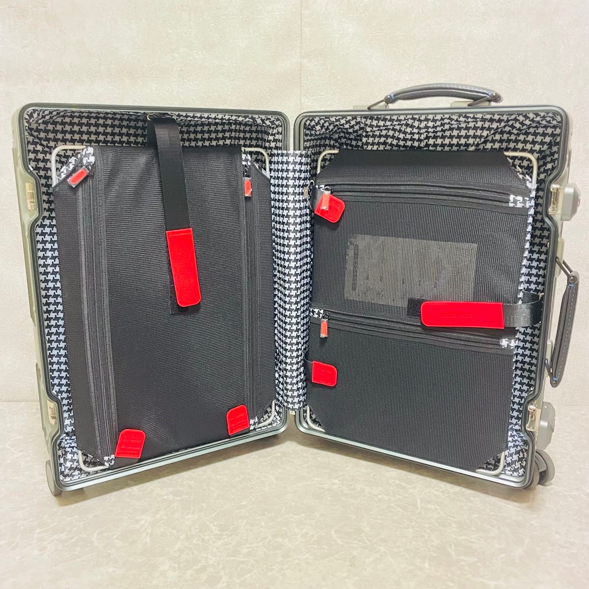 送料無料 展示品 超美品 innovator イノベーター キャリーケース