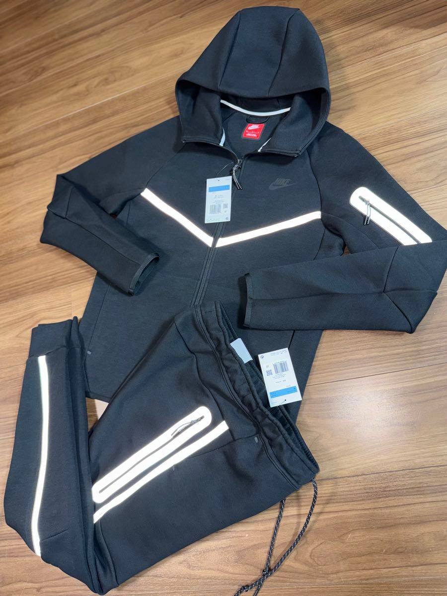 新品 メンズM ブラック 新作 テックフリース セットアップ 赤タグ NIKE