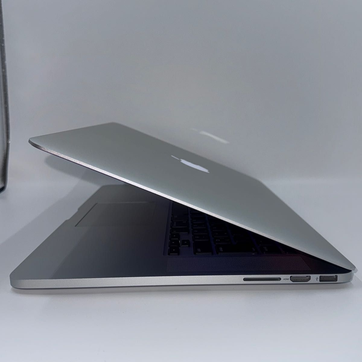 MacBook Pro 15inch Core i7 16GB SSD1TB CTO上位モデル Windows 動画