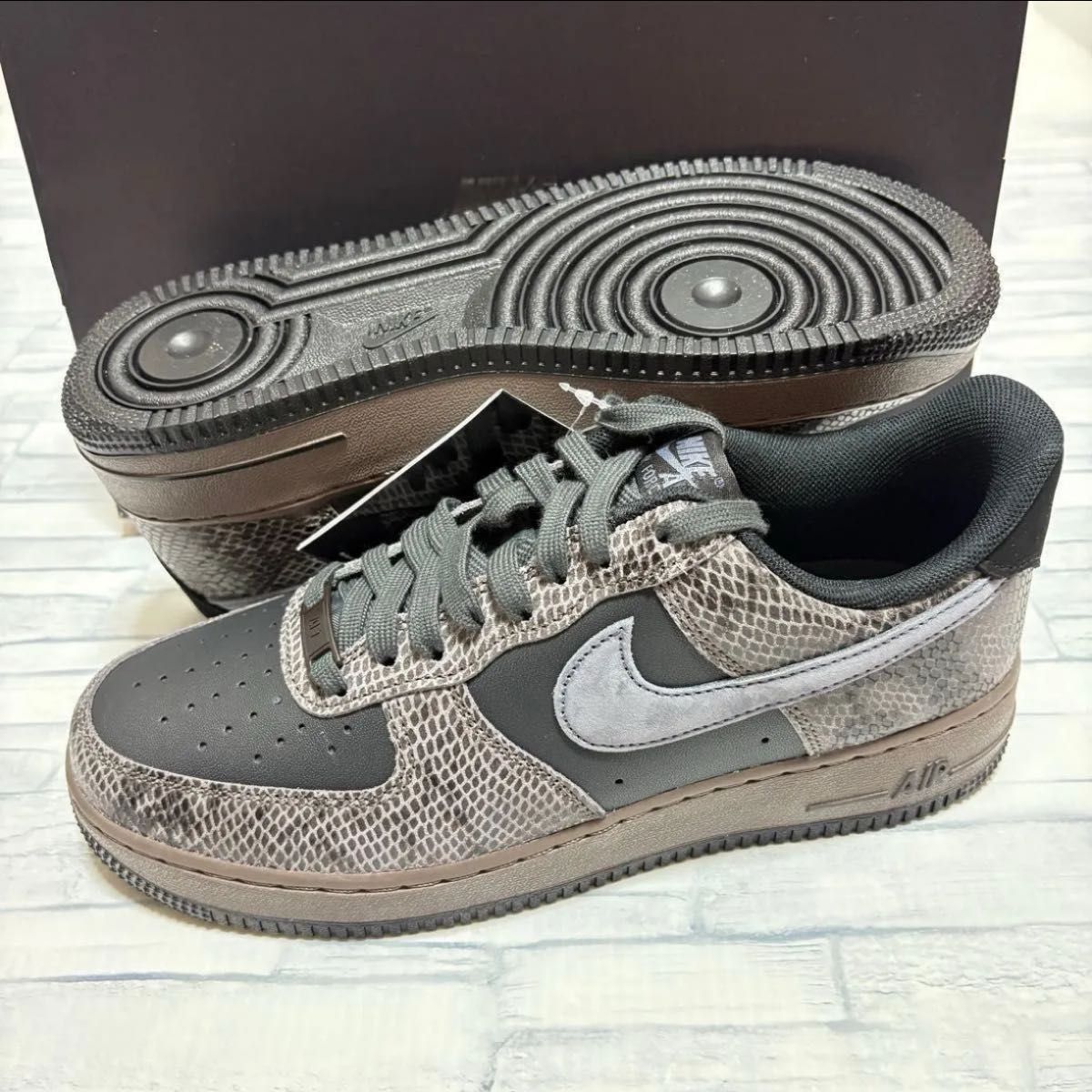 新品 NIKE AIR FORCE 1 '07 LV8 