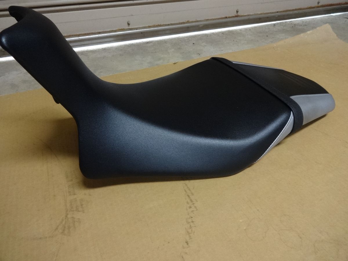 美品 SUZUKI GSX-S1000S KATANA GT79B 純正シート スズキ 新型 カタナ