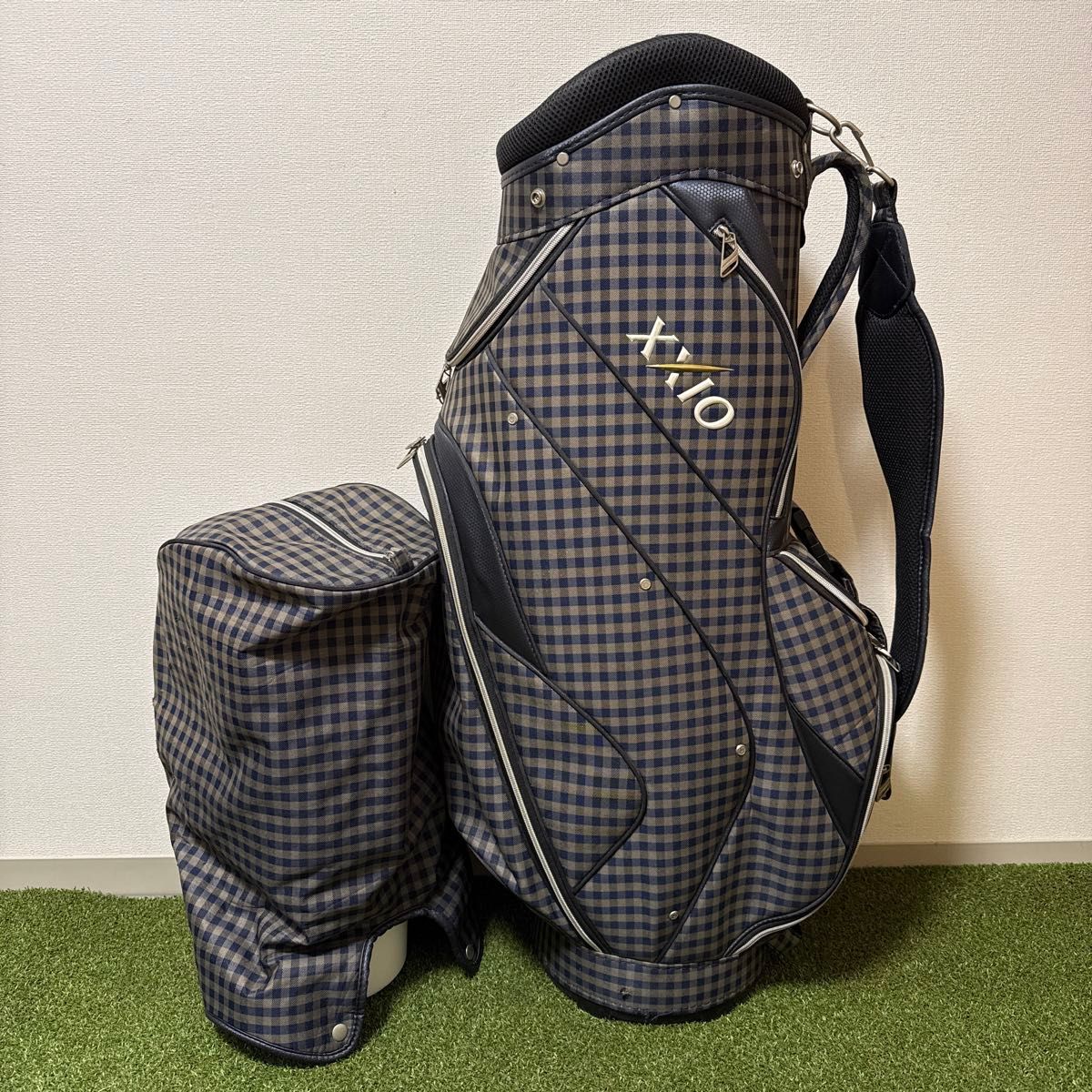 XXIO ゼクシオ キャディバッグ チェック柄 9 5型 2 7kg ゴルフバッグ