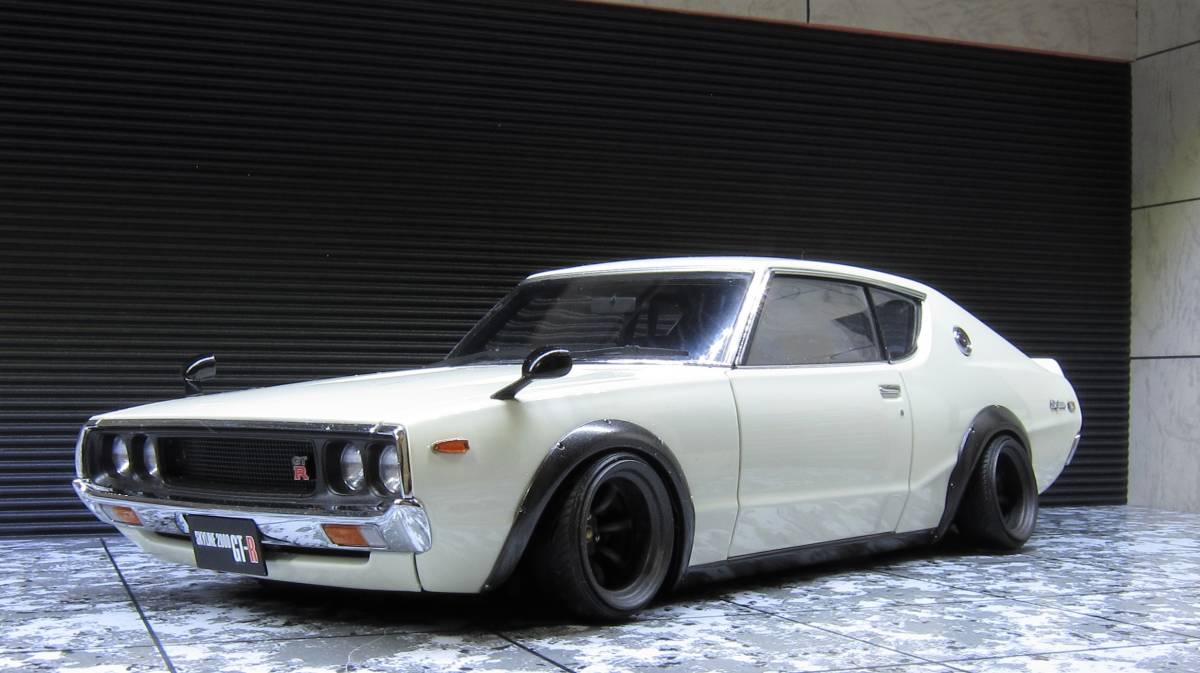 Yahoo!オークション - Aa 77472 1/18 ケンメリ GT-R カスタム 白 KPGC1