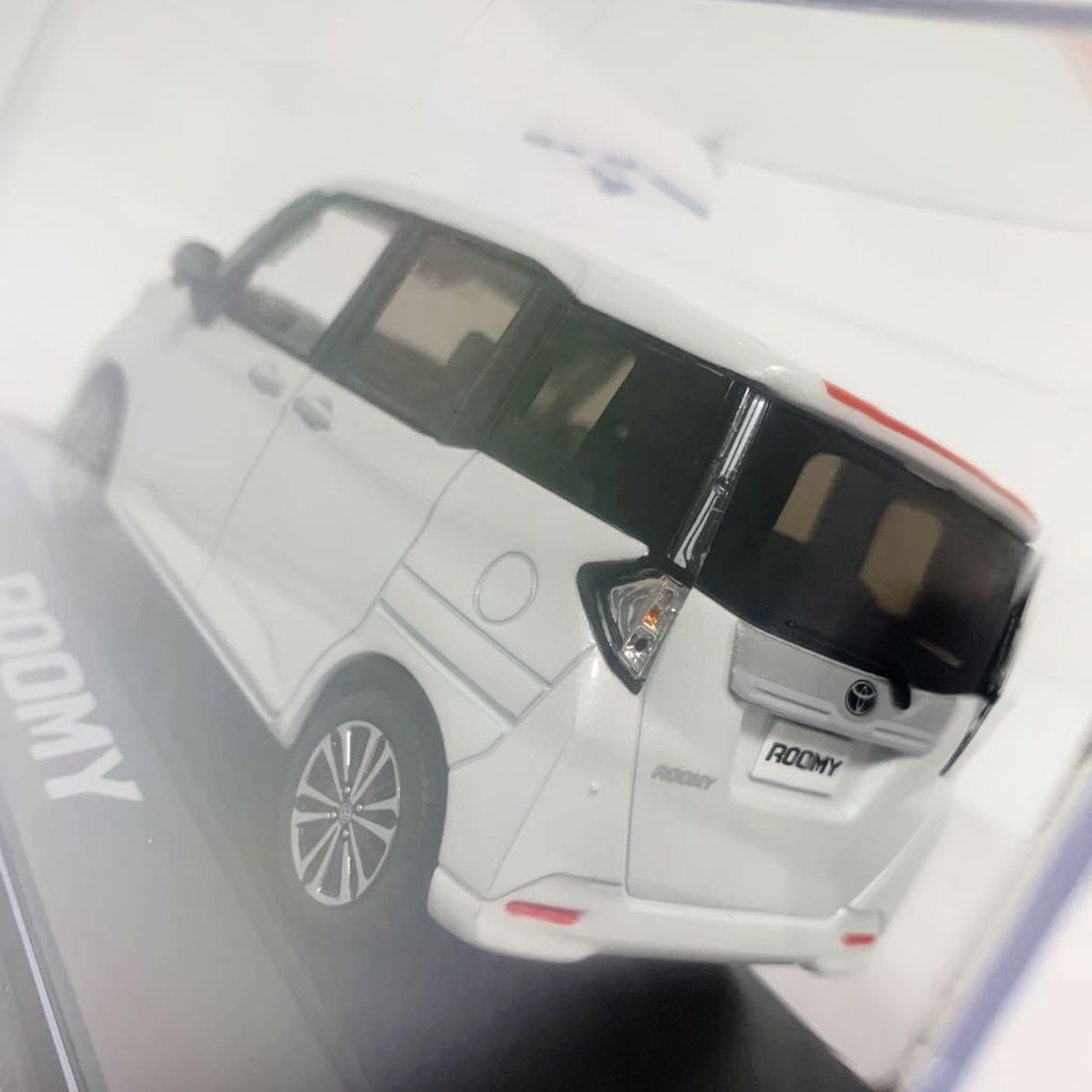 トヨタ ルーミー カスタム ROOMY 後期 現行型 カラーサンプル ミニカー