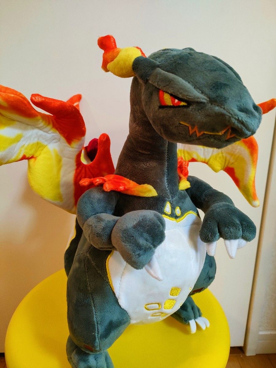 ①新品未使用 ポケモン リザードン キョダイマックス 色違い