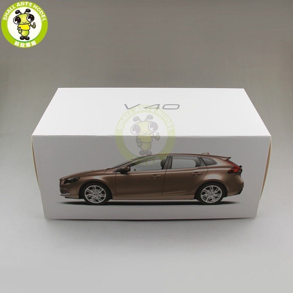 1/18 ボルボ Volvo V40 白 ホワイト ステーションワゴン クロス