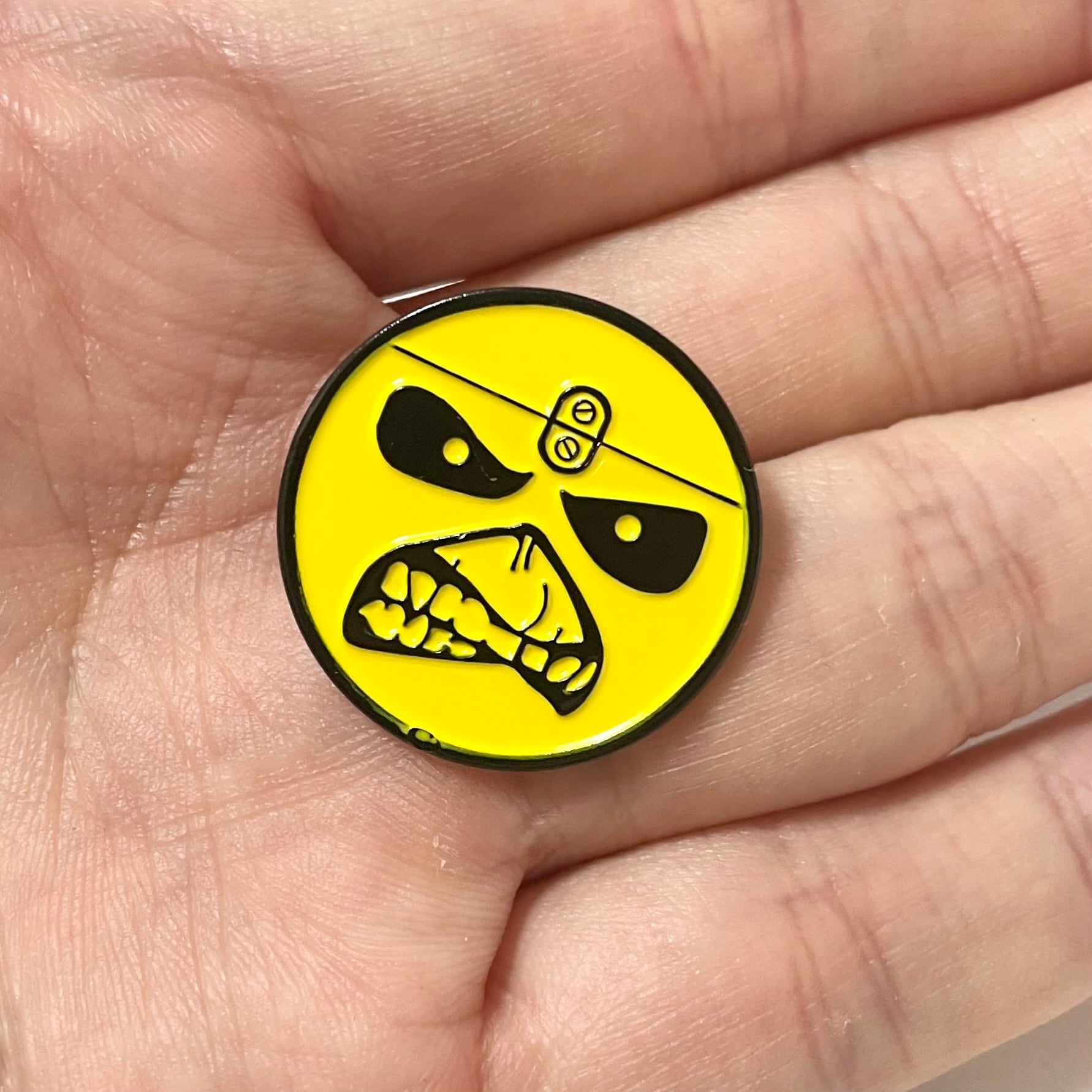 IRON MAIDEN ピンバッジ Eddie the Head アイアンメイデン Pins ピンズ
