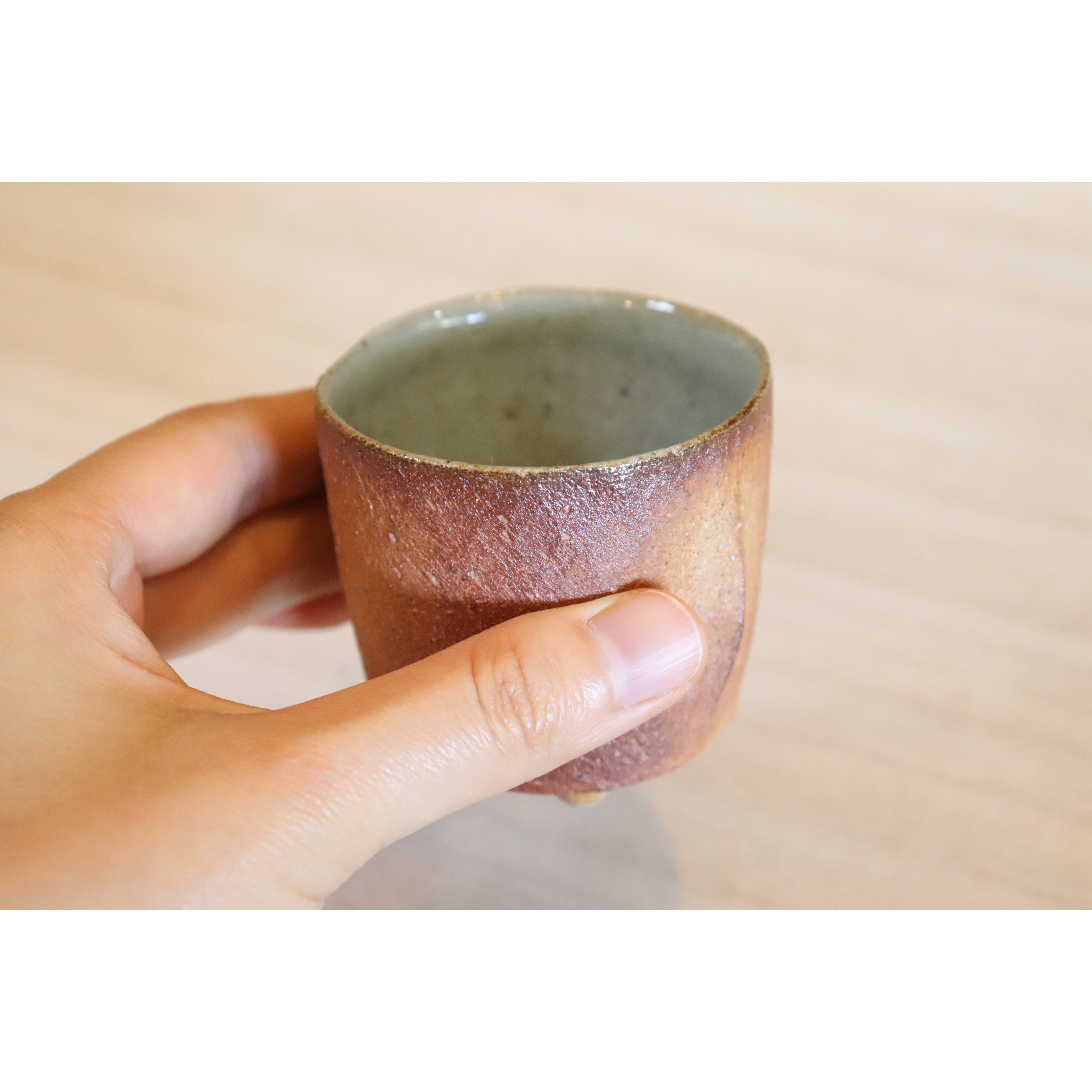 足つきカップ（小/茶） | 魚蓮坊窯