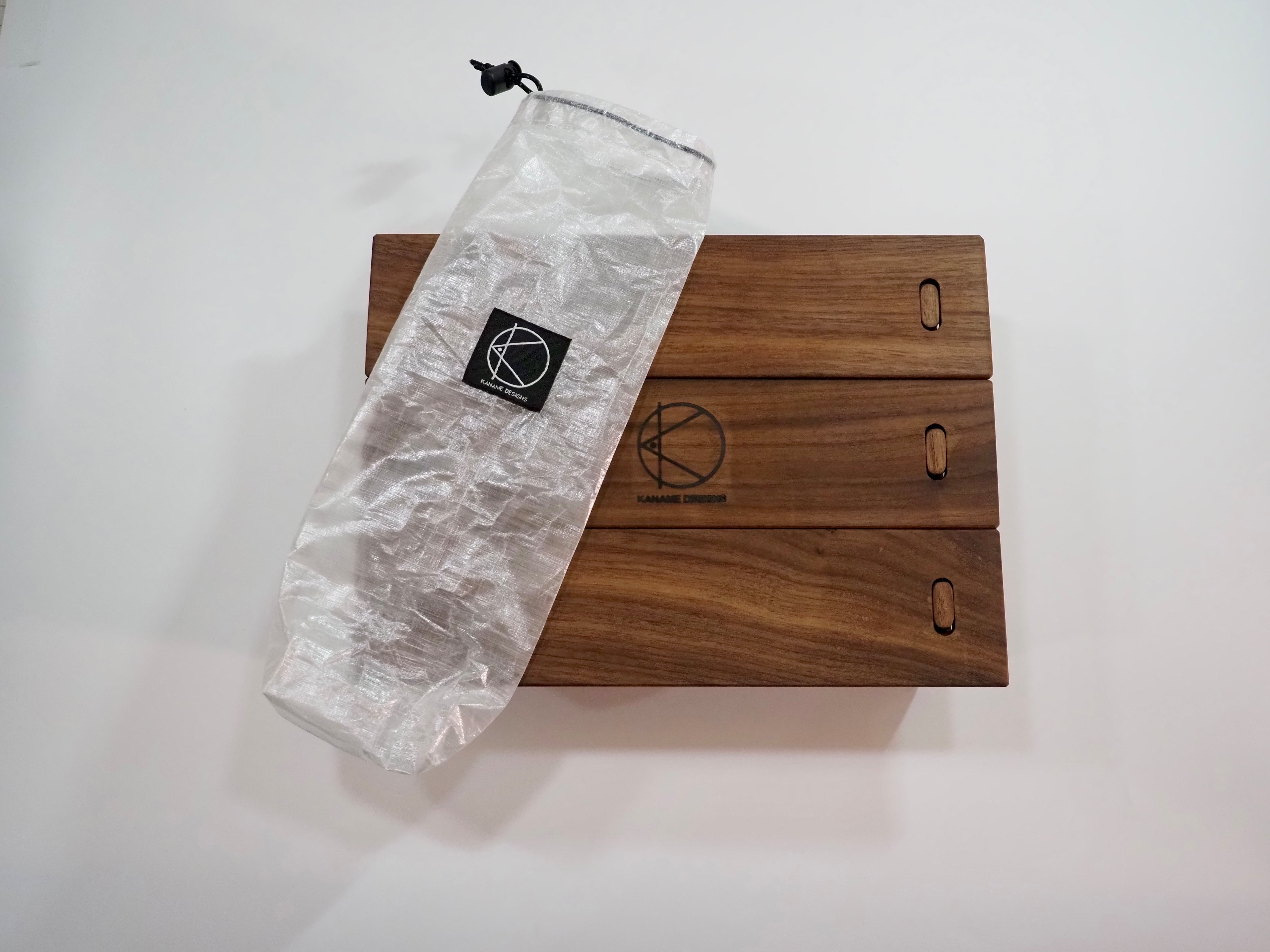 Horizontal Table ウォルナットカナメデザイン