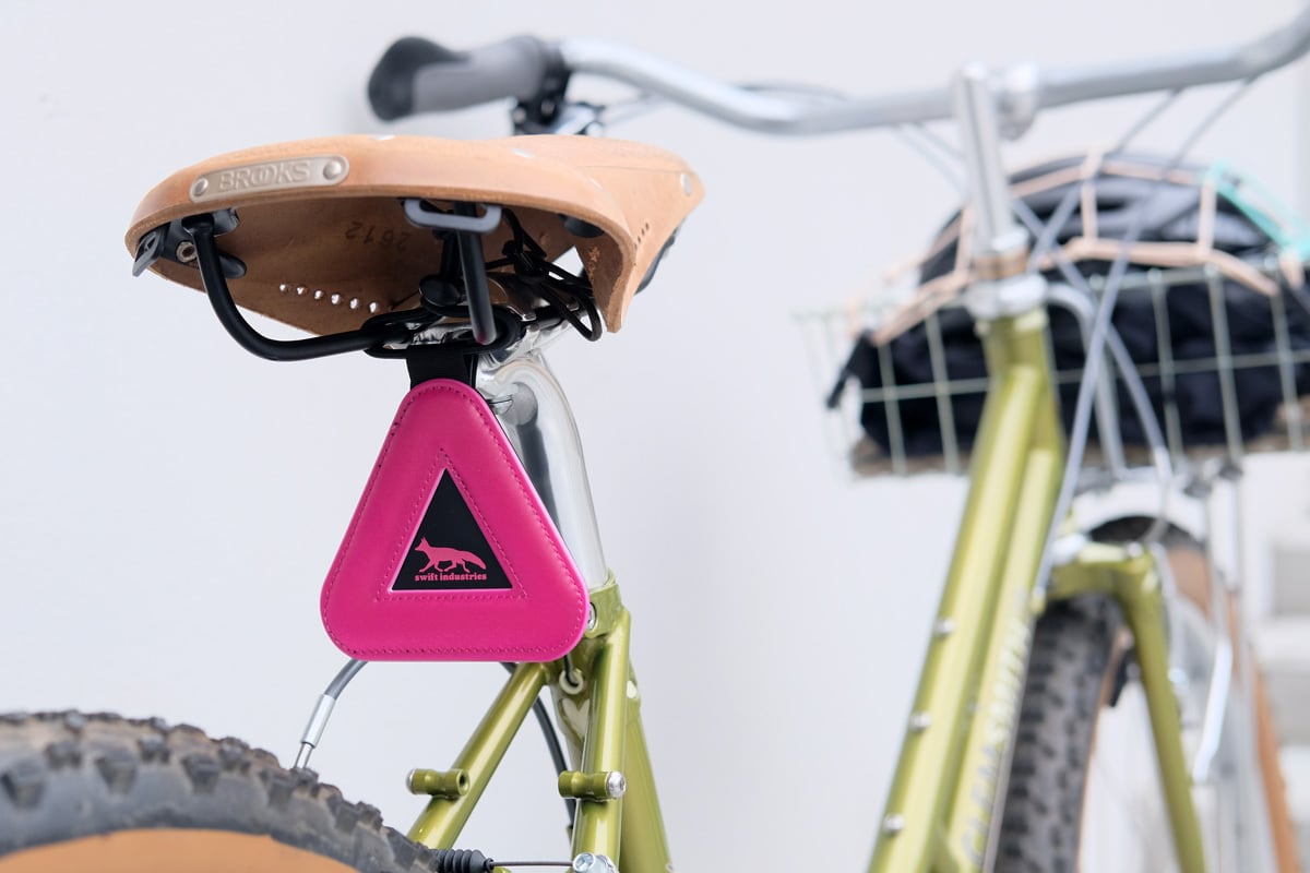 SWIFT INDUSTORIES × BLUE LUG】TRIANGLE REFLECTOR | Humhumhug