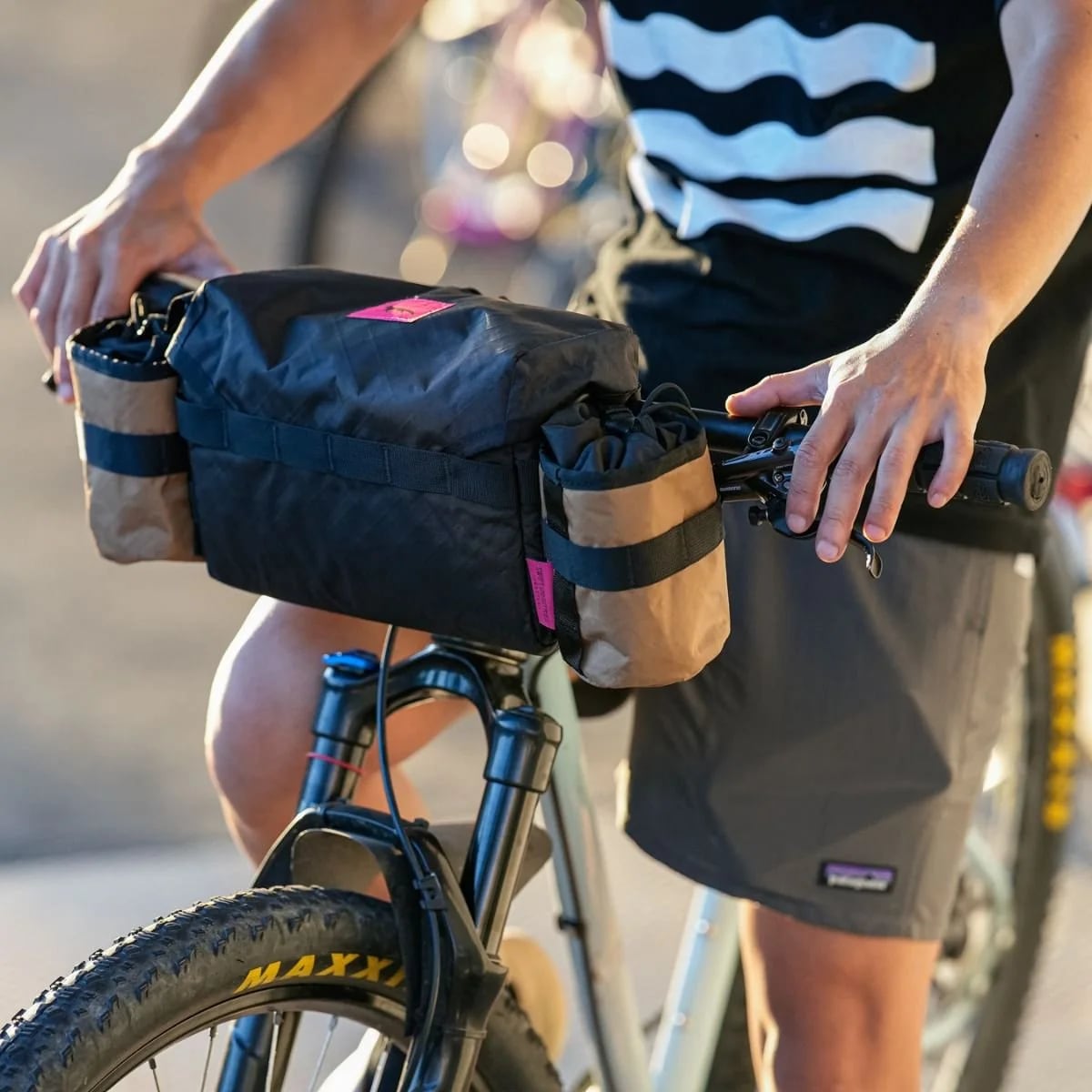 SWIFT INDUSTRIES 【 Capstone handlebar bag 】 ecopak（スウィフト