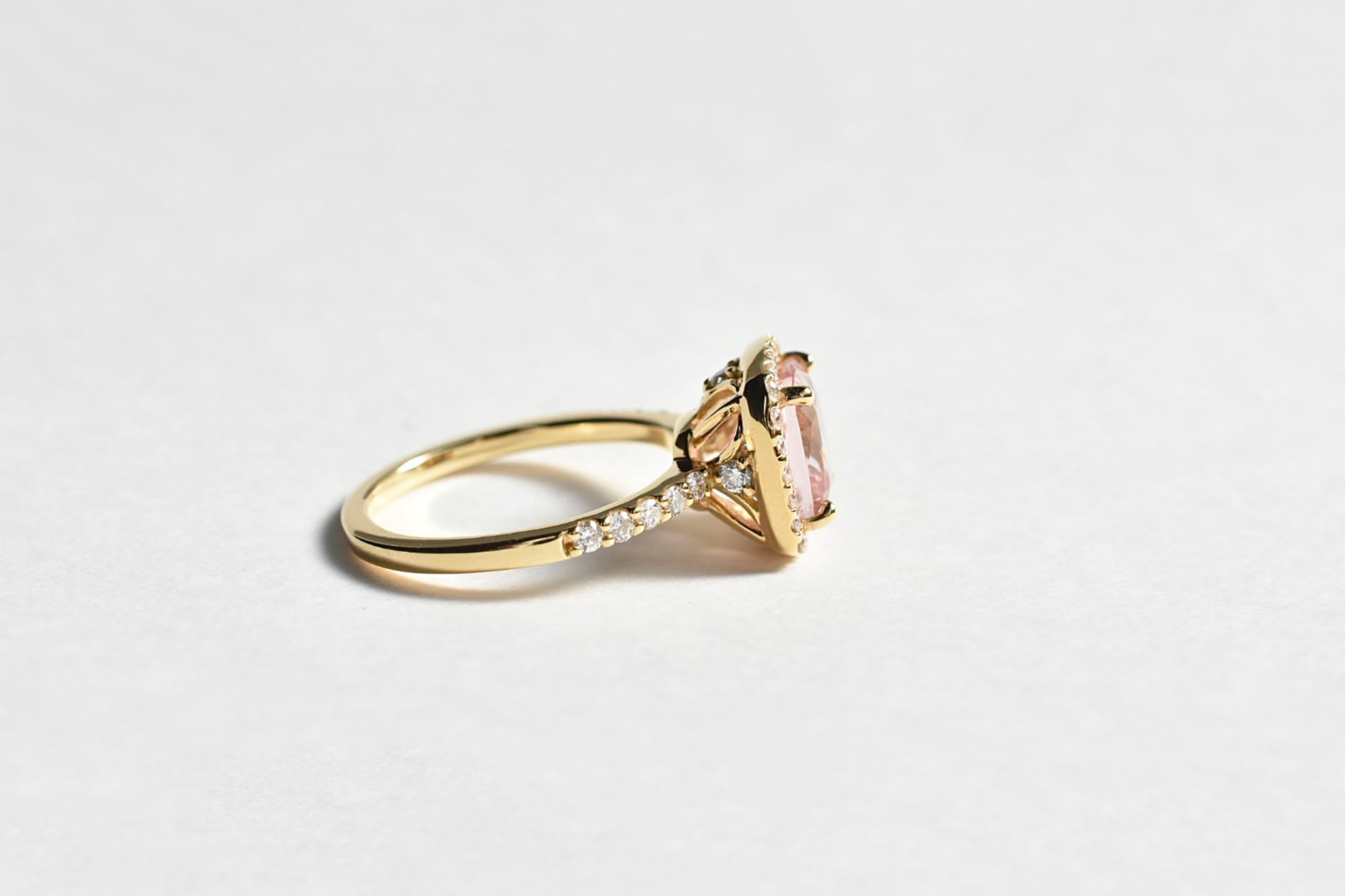 モルガナイト リング 2.27ct / K18YG | Merak jewelry shop (メラク