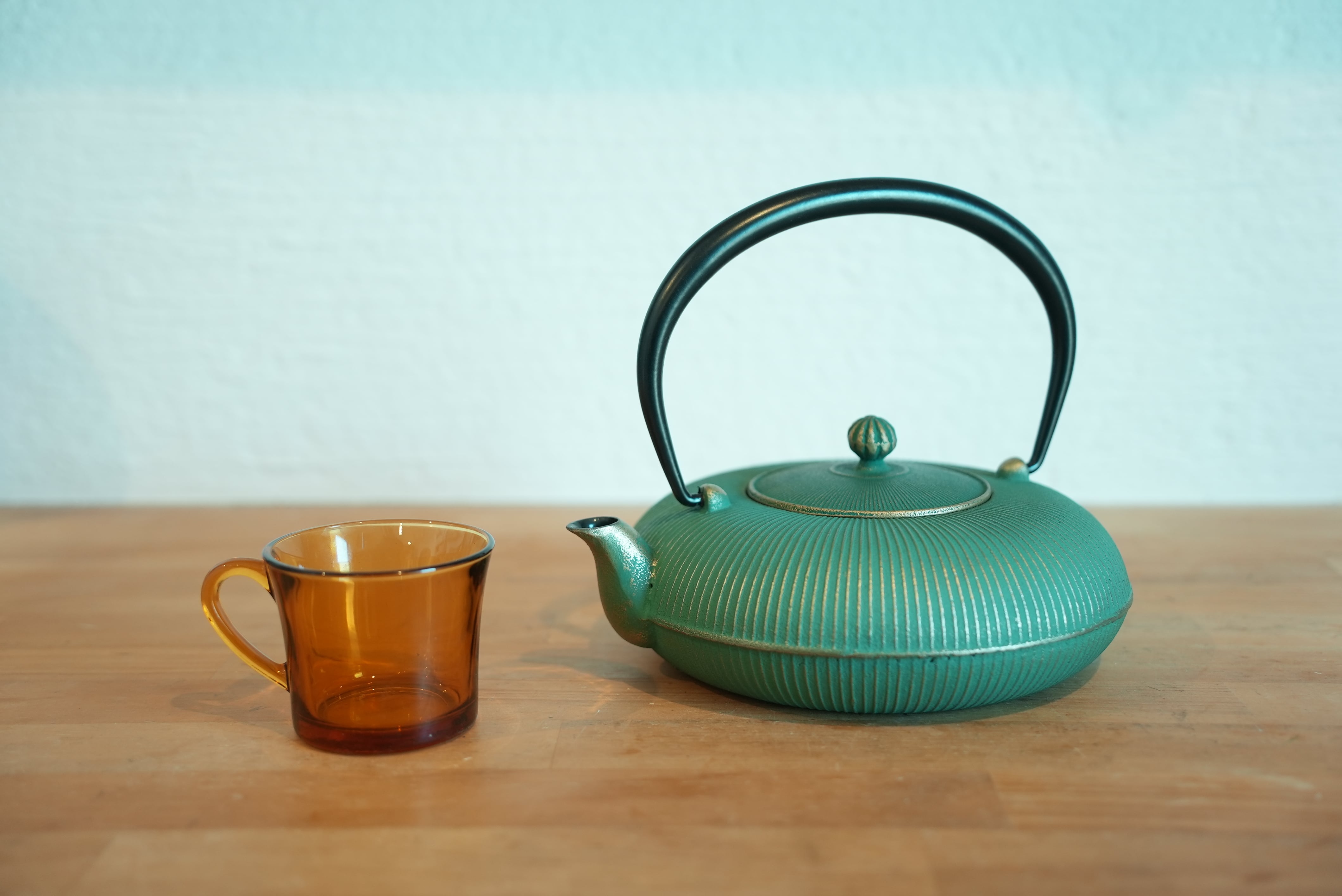 受注生産品)南部鉄器 鉄瓶 立目 夏草 0.8L | 1848年創業 南部鉄器工房