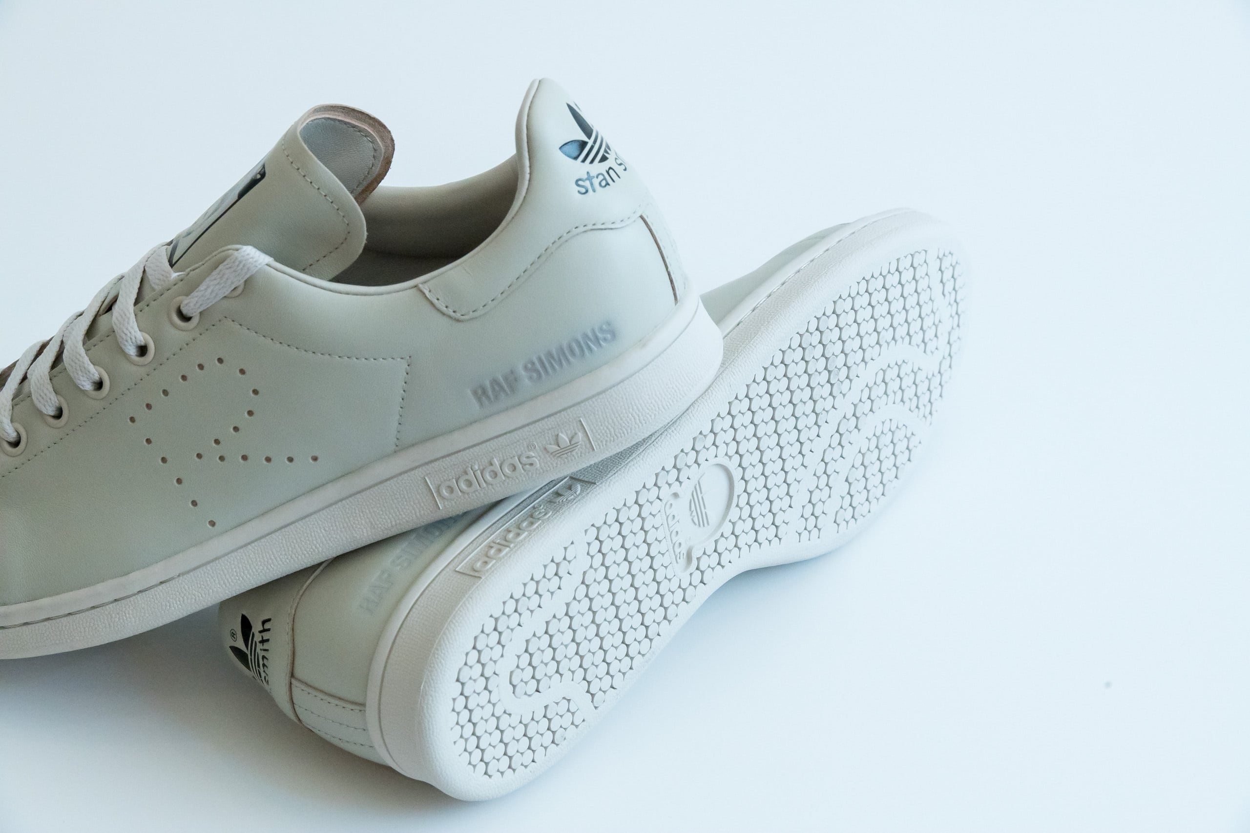 アディダス オリジナルス BY RAF SIMONS STANSMITH バイ ラフシモンズ